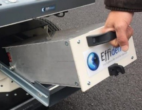 リムーバブルリチウムイオンバッテリーを採用（予備用オプションあり）